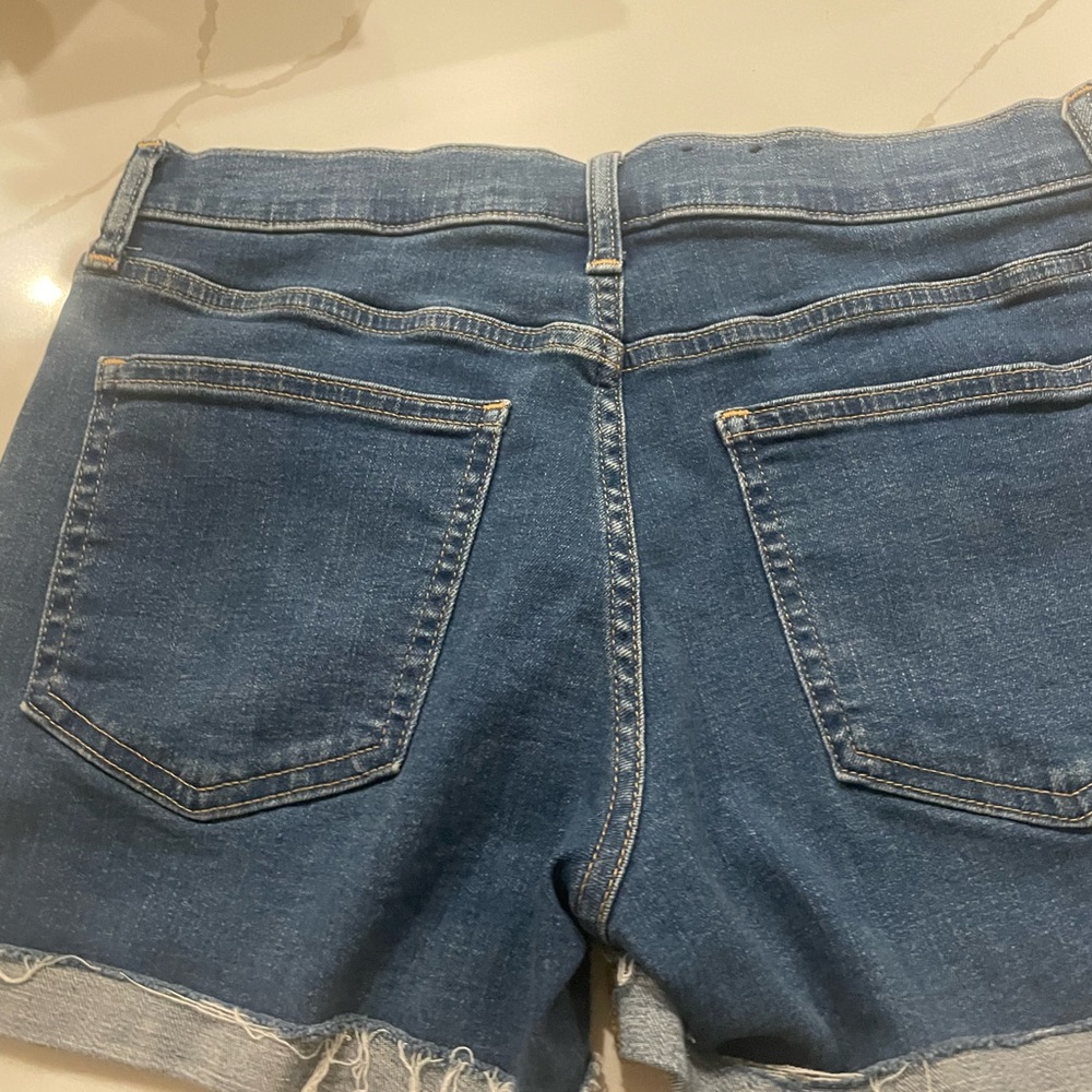 Gap Wash Cuffed Midi Denim Jean Shorts 27/4 - Picture 4 of 5